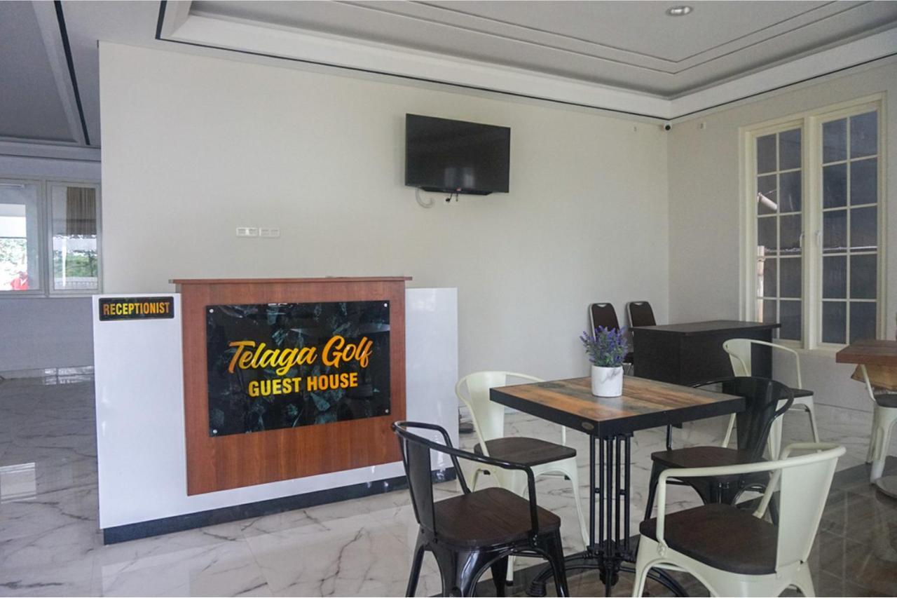 מלון מאלאנג Reddoorz Near Araya Family Club House מראה חיצוני תמונה
