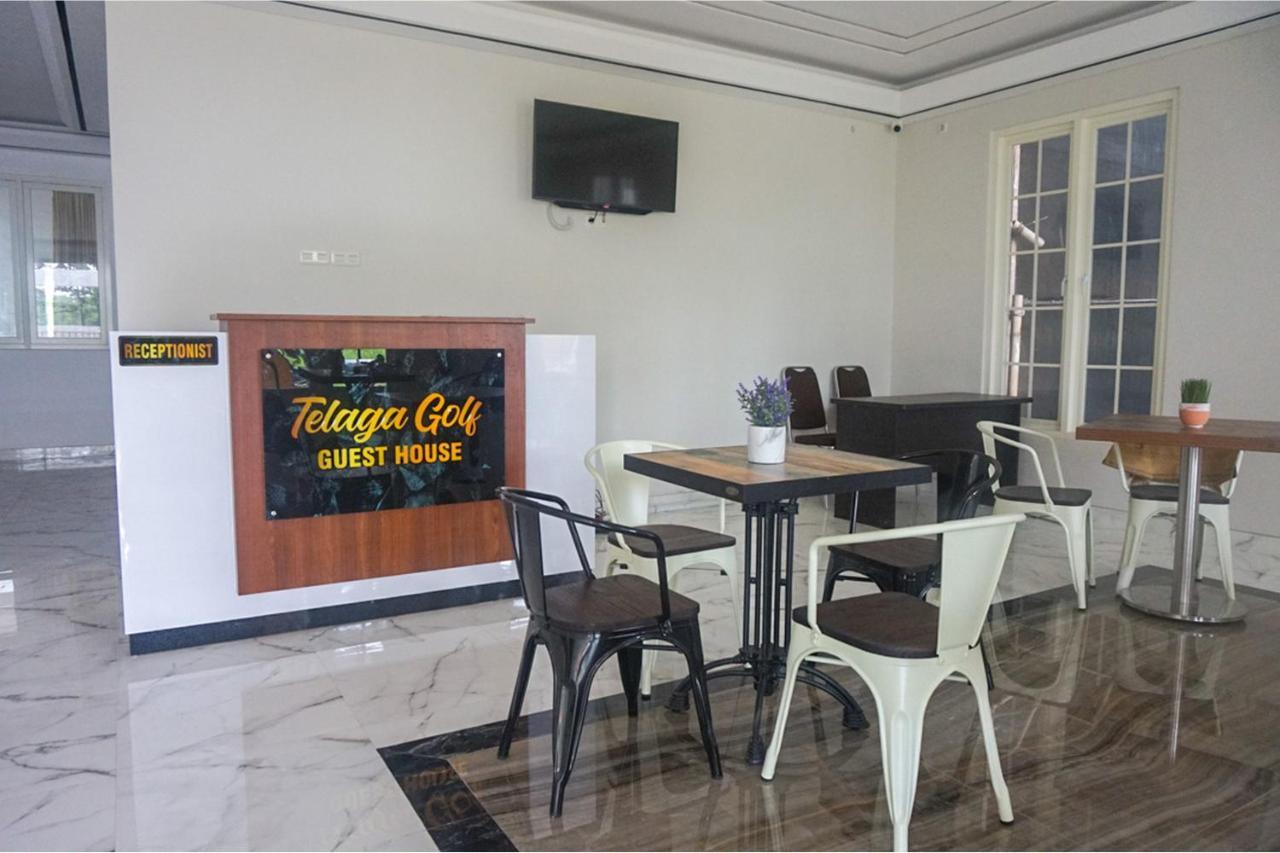 מלון מאלאנג Reddoorz Near Araya Family Club House מראה חיצוני תמונה